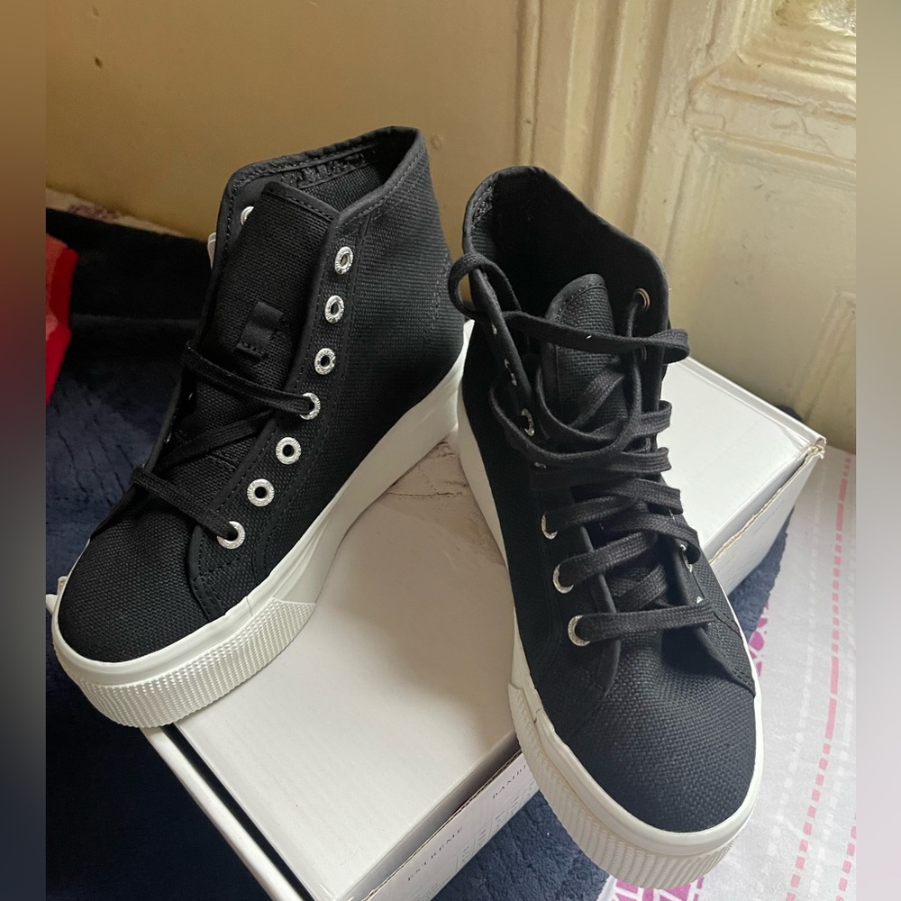 2708 High Top Sneakers - Black New pair of shoes women’s size 6
